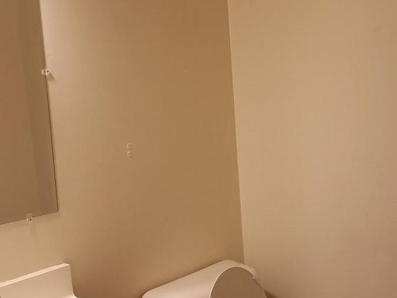 4th image of 11 Marvin Dr