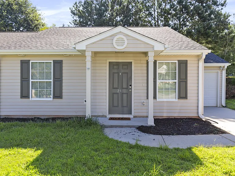 232 Tamarack Dr — Photo 2