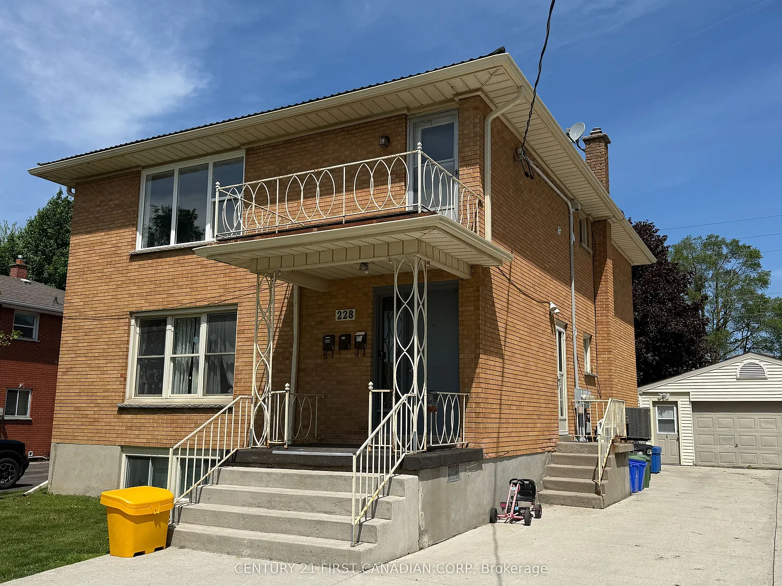 3 bed, $2,100 — Photo 3