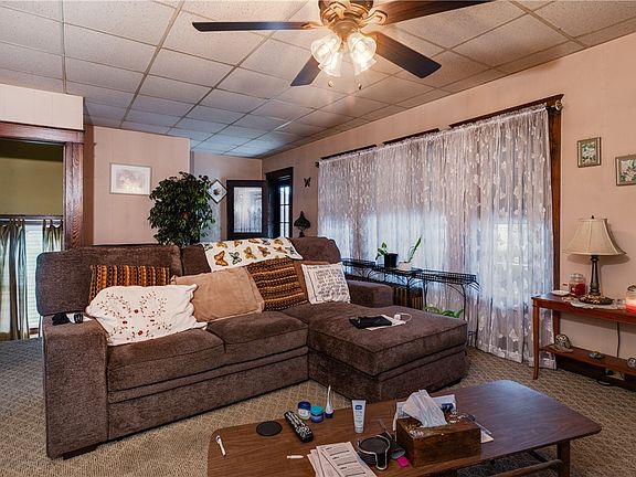 4th image of 605 Maple Ave