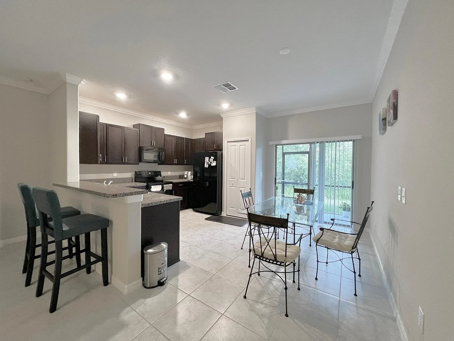 1634 Cassius St — Photo 4