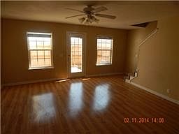 2nd image of 105 Oak Valley Cir