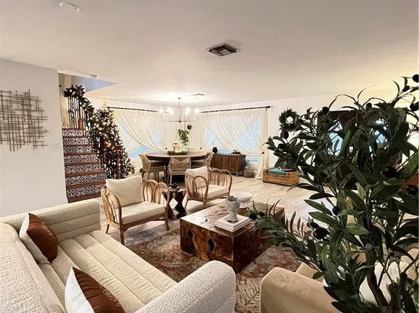 18764 NW 89th Ct, Hialeah, FL 33018