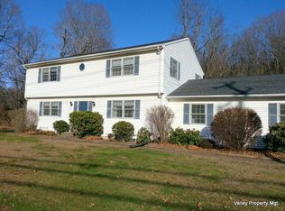 230 Amherst Rd #B, Sunderland, MA 01375