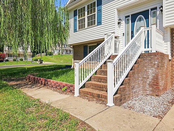 3rd image of 914 Ritchie Blvd