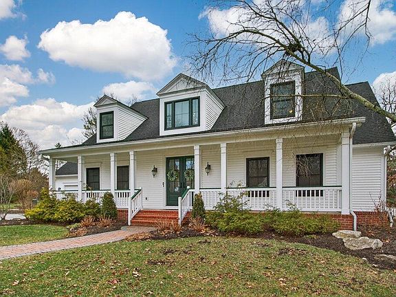 3rd image of 5090 Oakmont Pl