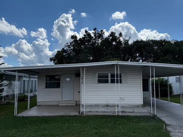 37028 Lois Ave, Zephyrhills, FL 33542