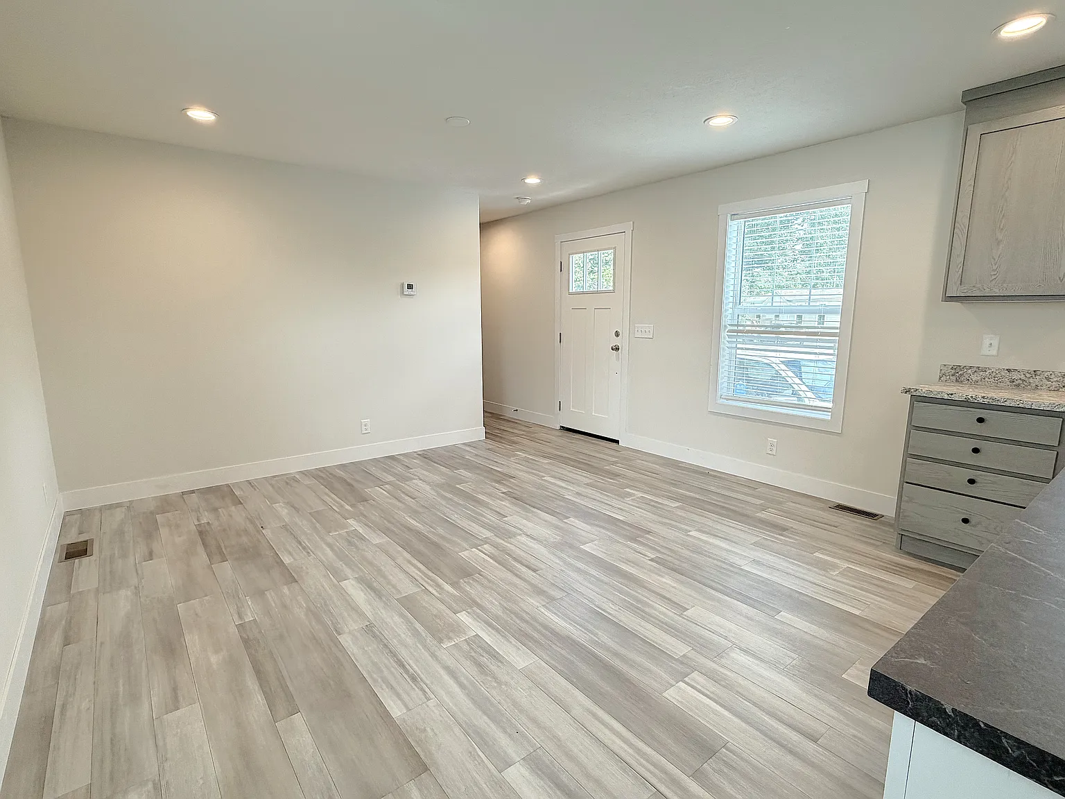 2 bed, 960 sqft, $1,479 — Photo 3