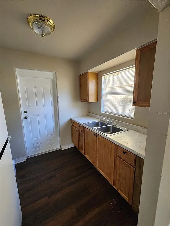 2 bed, 1.0 bath, 850 sqft, $1,650 — Photo 3
