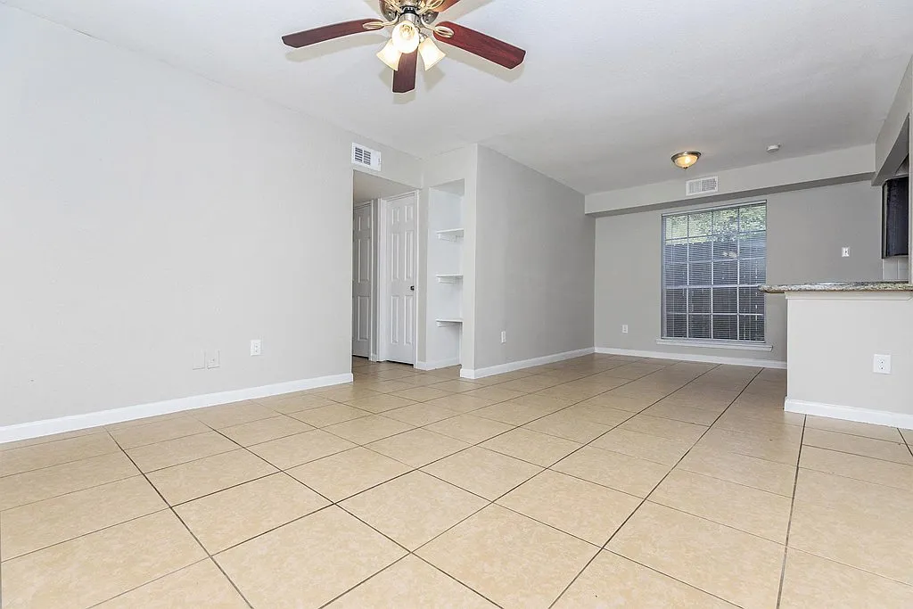 Residence at Garden Oaks — Photo 4