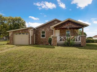 205 N Main St, Rogersville, MO 65742