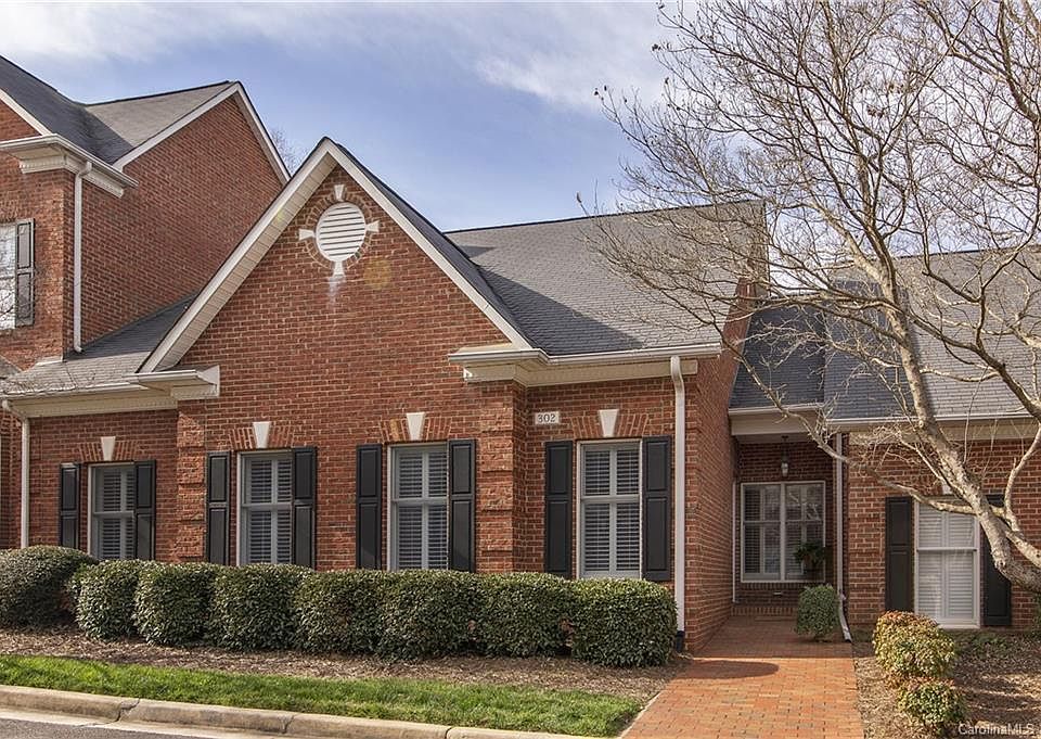 1st image of 302 Warrington Pl