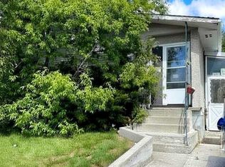 132 W Allandale Close SE, Calgary, AB T2H1V9