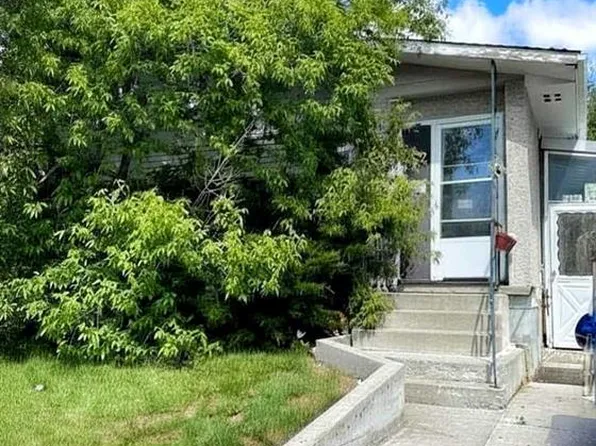 132 W Allandale Close SE, Calgary, AB T2H 1V9