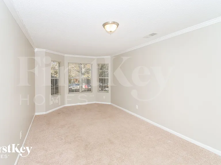 604 Rays Ln SE — Photo 9