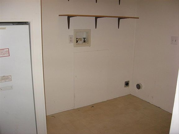 4th image of 700 N Mill St Unit 25