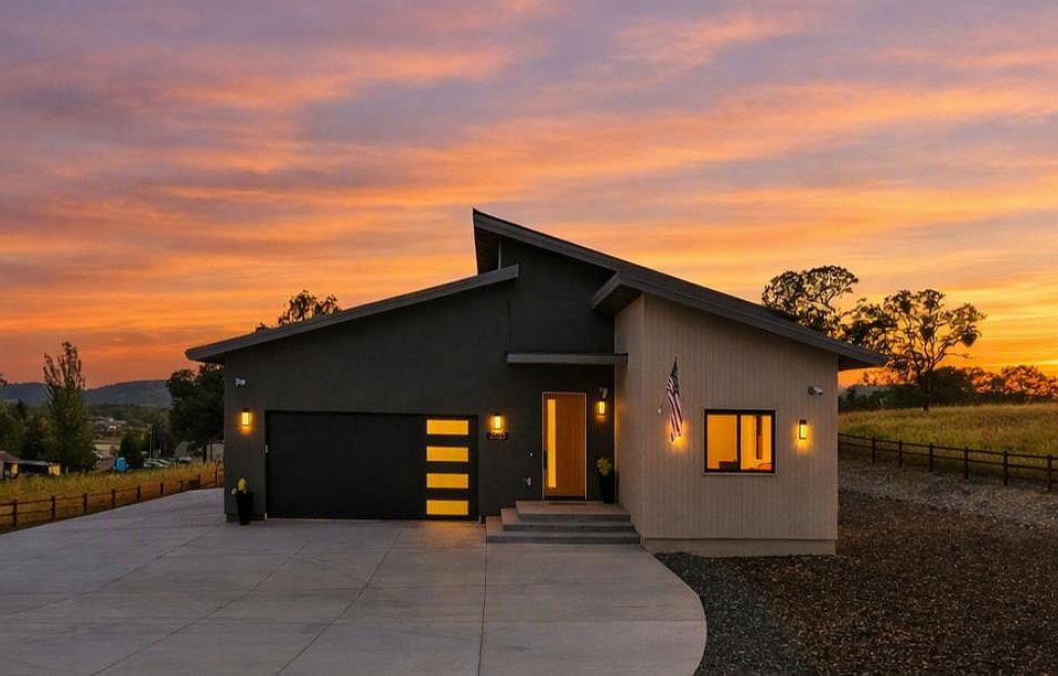 1st image of 2033 Quiver St