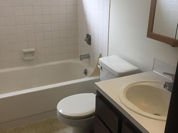 5th image of 525 NE 104th St APT 5