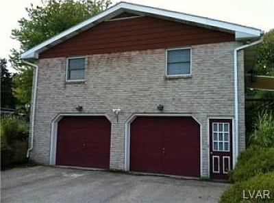 2nd image of 215 E North St