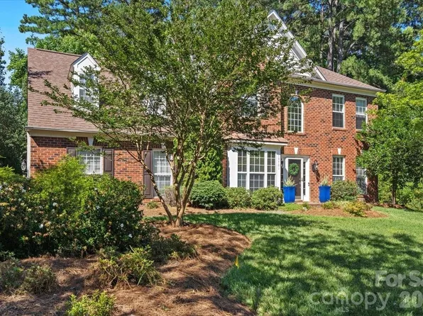10701 Pomerane Pl, Charlotte, NC 28277