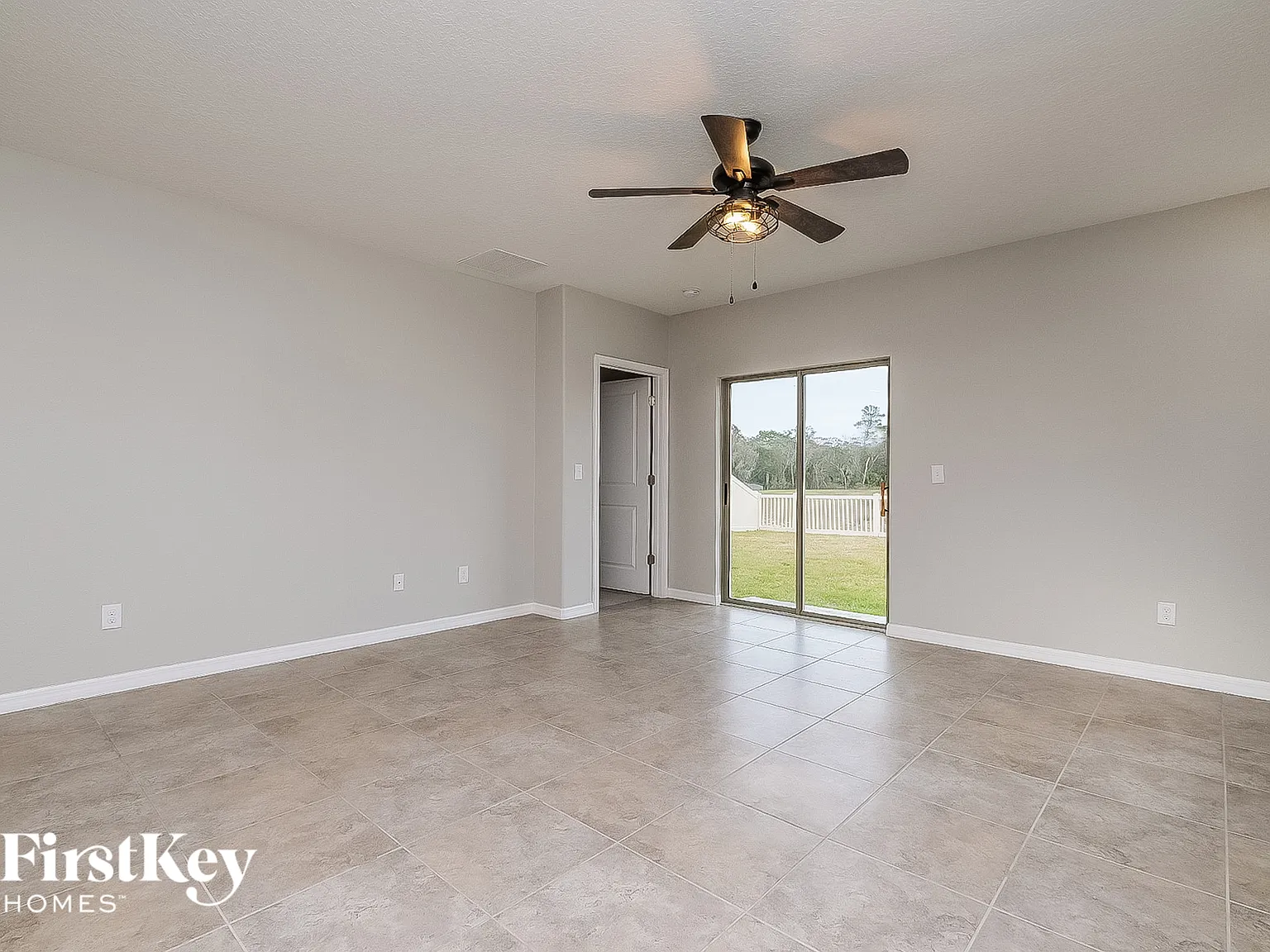 5 bed, 2.5 bath, 2389 sqft, $3,100 — Photo 2