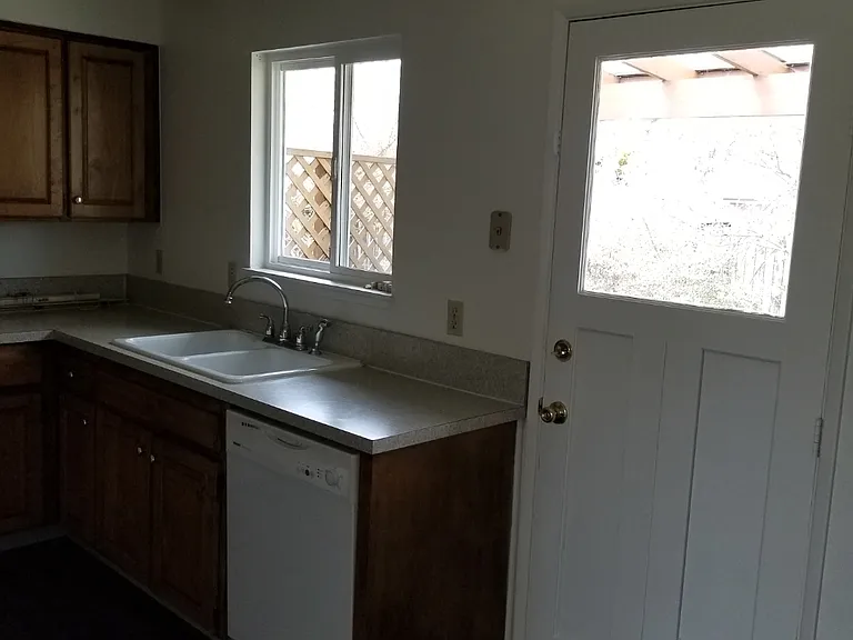 775 W D St — Photo 16