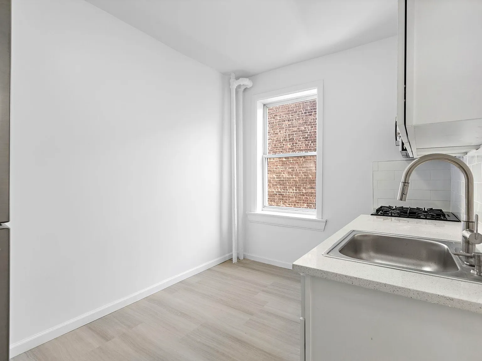 1 bed, 1.0 bath, 725 sqft, $1,600 — Photo 3