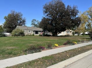 2012 Lilac Ln, Cedar Falls, IA 50613