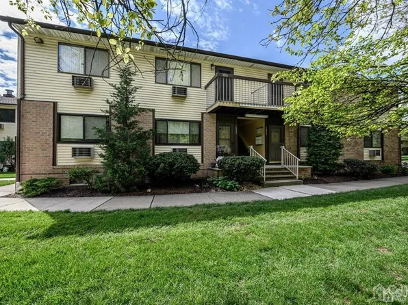 1036 Cricket Ln, Woodbridge, NJ 07095