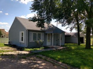 707 Floyd St, Beaver City, NE 68926