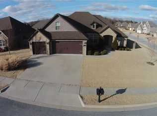 2404 Bordeaux Pl, Fayetteville, AR 72704