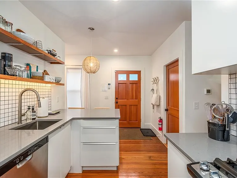 35 Wood St #1 — Photo 14