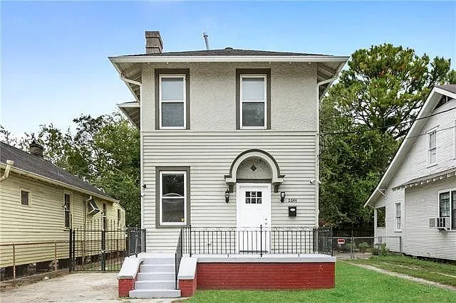 2644 Bruxelles St — Photo 1