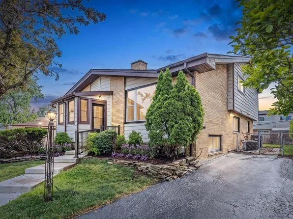 9272 N Home Ter, Des Plaines, IL 60016