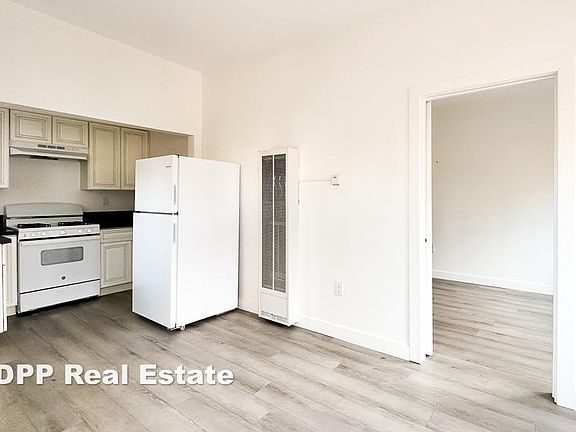 5th image of 2246 1/2 S Bronson Ave