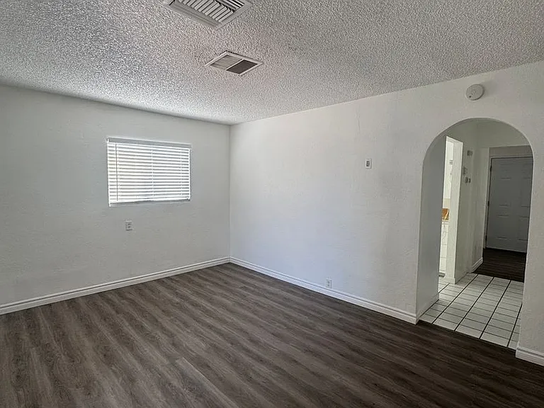 301 Panamint Ave — Photo 10