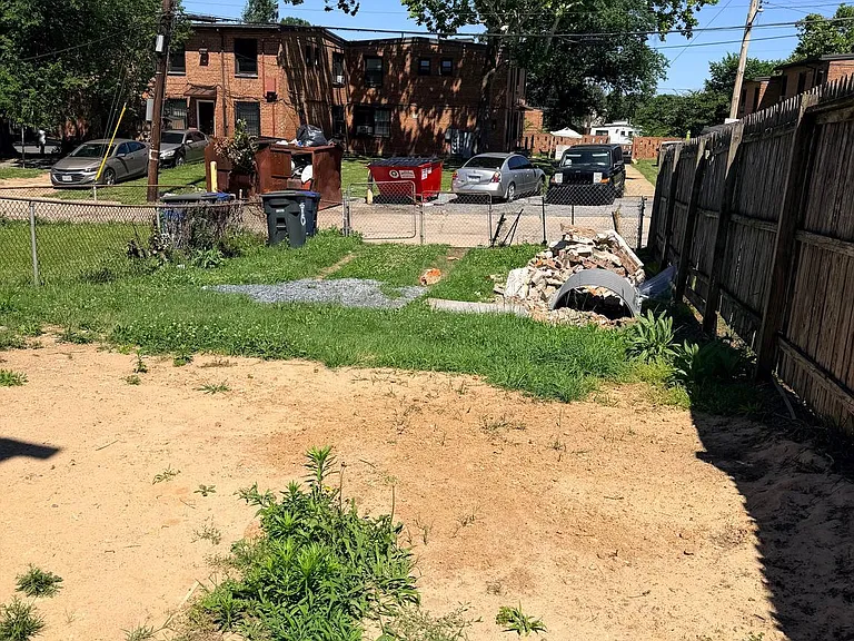 608 Chaplin St SE — Photo 21