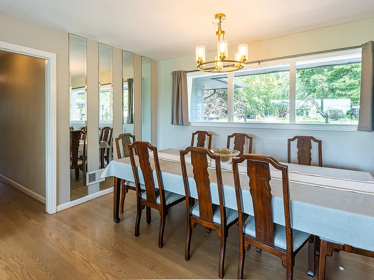 1949 Meadowfield Dr NE — Photo 16
