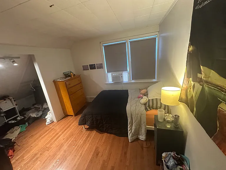 Available room for rent