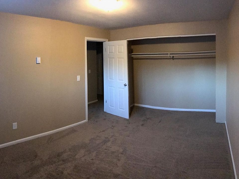 2nd image of 8313 Myers Rd E