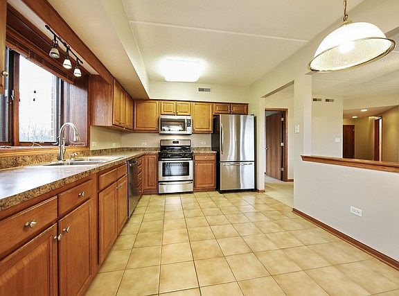 5th image of 1 N Beacon Pl APT 204