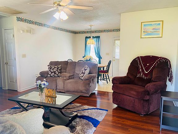 2nd image of 206 Deer Run Ct