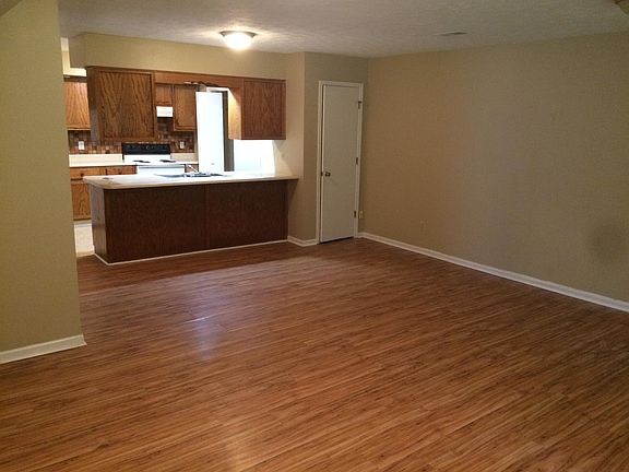 2nd image of 1655 Foxhaven Dr APT 107
