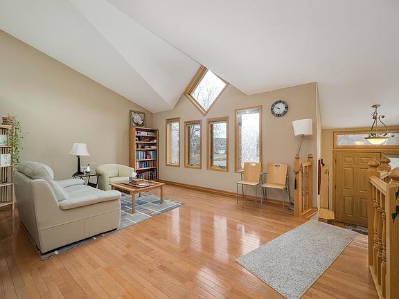 4th image of 9249 Loch Lomond Blvd