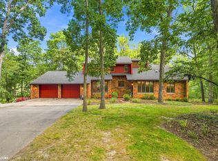 411 Heatherwood Cir, Fairfield, IA 52556