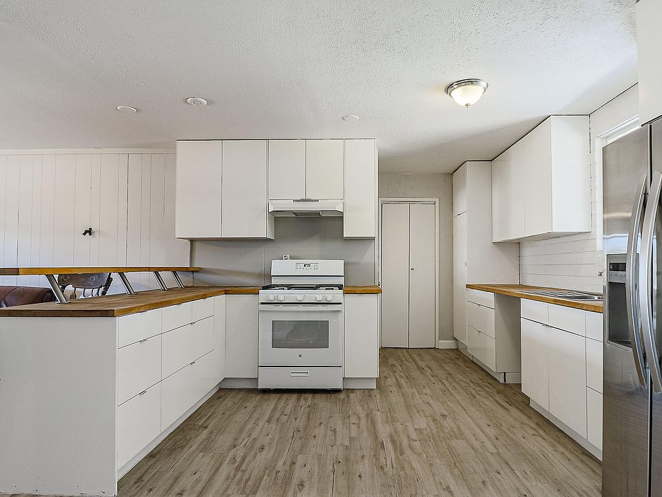 1st image of 4405 N 50th Ave