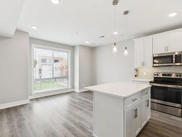 2531 N Front St #2 — Photo 3