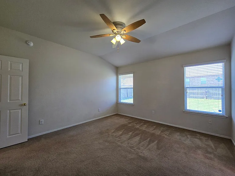 4604 Black Forest Ln — Photo 15