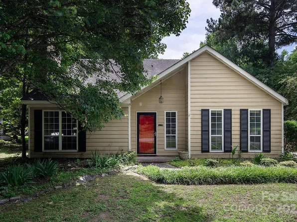 8618 Rittenhouse Cres, Charlotte, NC 28270