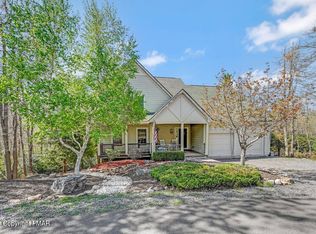 119 Opohanock Dr, Pocono Pines, PA 18350